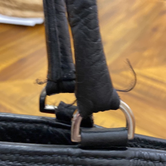 Guia’s Italy Leather Shoulder Bag - Picture 10 of 16